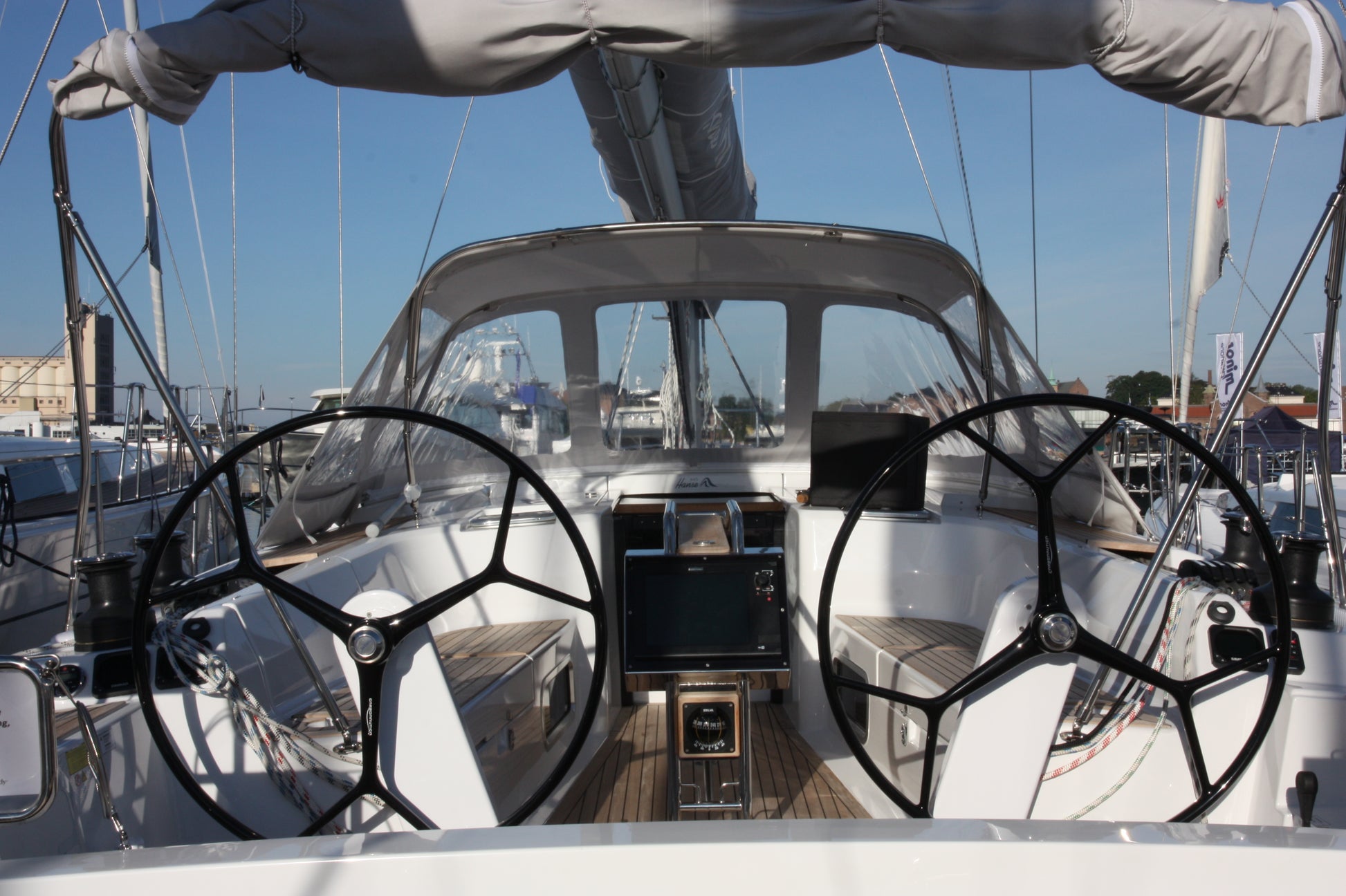 Hanse 445 sprayhood