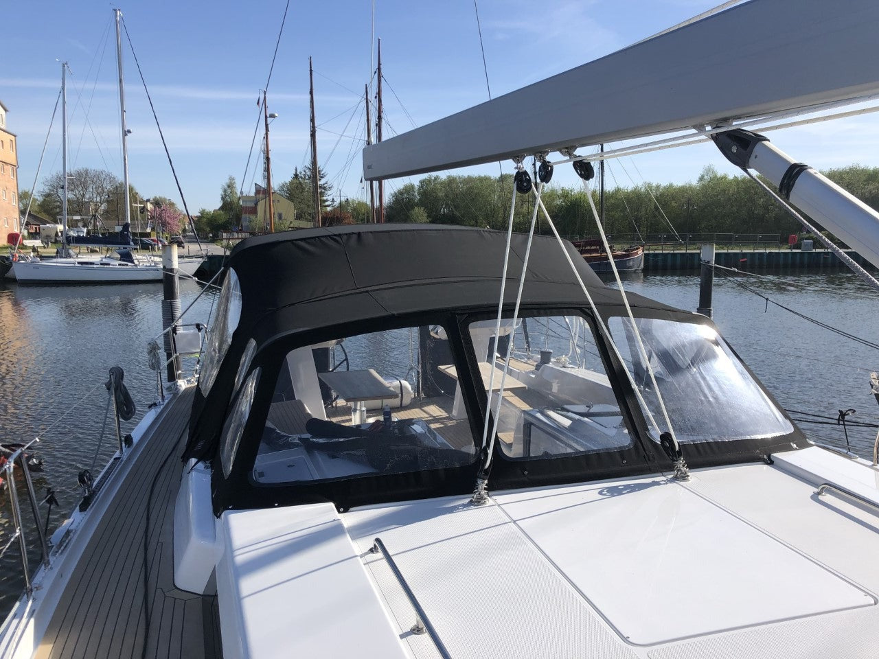 Hanse 548 Sprayhood