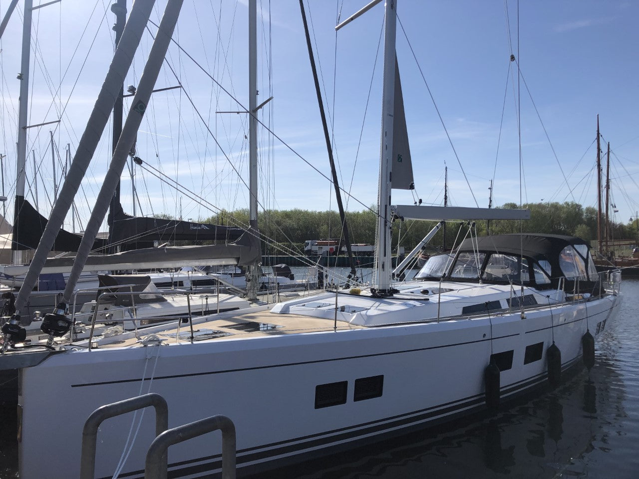 Hanse 548 Sittbrunnskapell sittbrunnstält