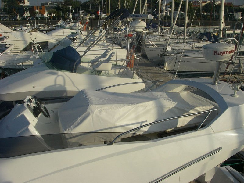 SKYDD SOLBÄDD FLYBRIDGE BENETEAU ANTARES 32