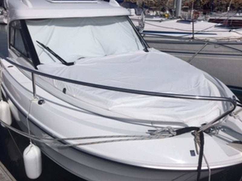 Beneteau Antares 7 protection