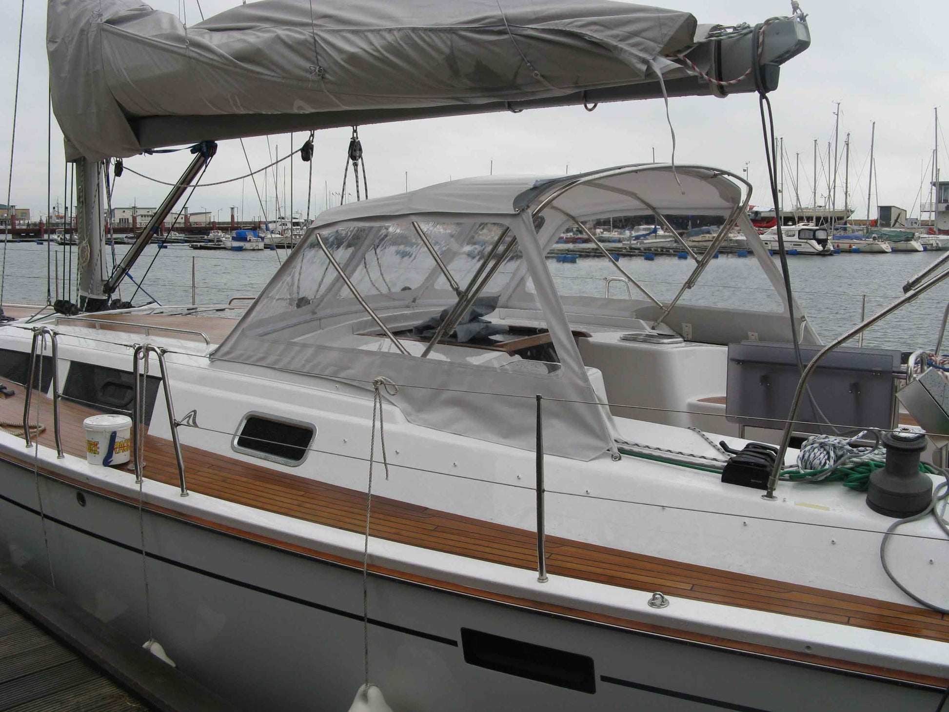 Hanse 470 sprayhood