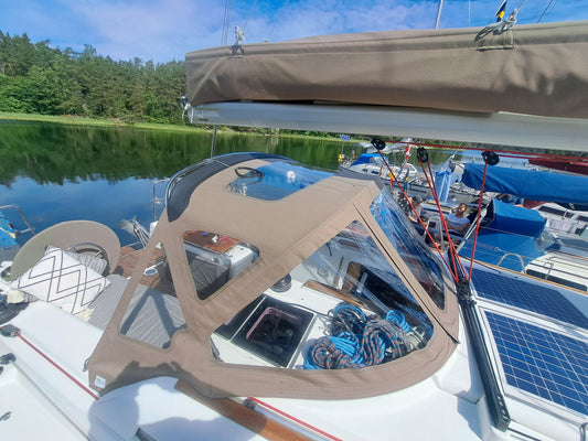 Jeanneau Sun Odyssey 379 Sprayhood