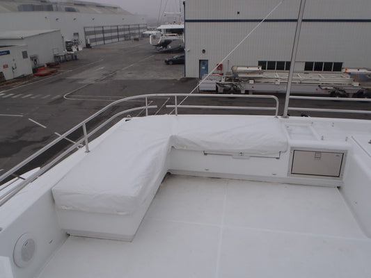 SOFFSKYDD FLYBRIDGE LAGOON 560