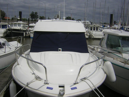 Beneteau Antares 6.6 fönsterskydd