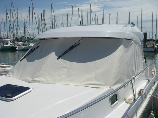 Beneteau Antares 8 fönsterskydd