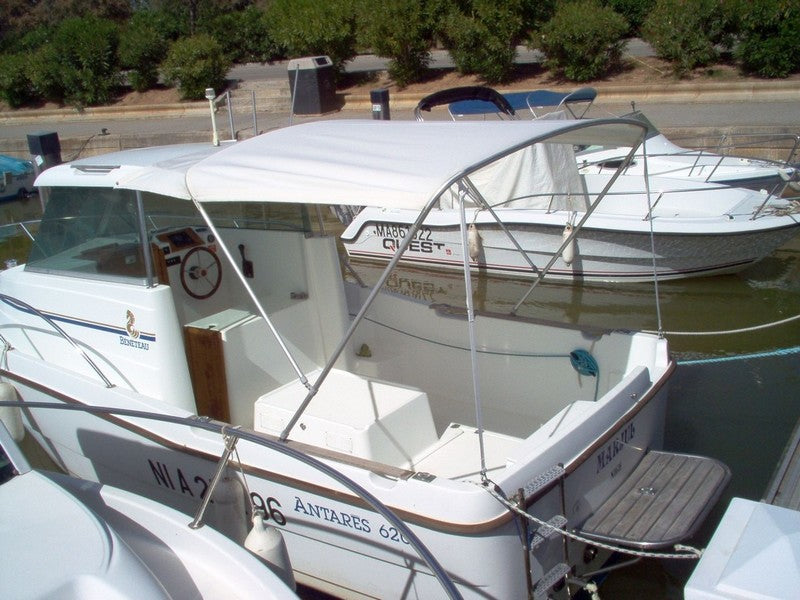 SOLSKYDD BENETEAU ANTARES 620 INB