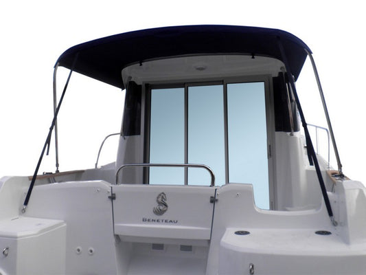 Beneteau Antares 7.80 sun protection