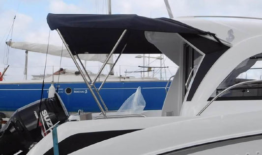 Beneteau Antares 7 OB solskydd