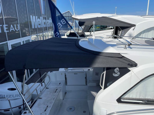 Beneteau Antares 7 solskydd