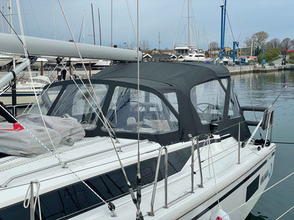 Bavaria c42 sprayhood