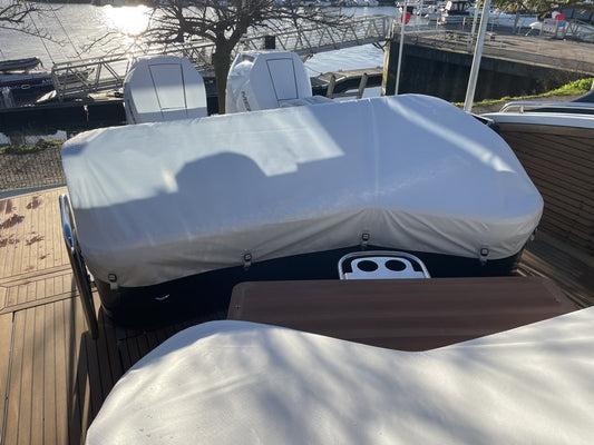 Aktersoffskydd till Beneteau Gran Turismo 40, modell 2025