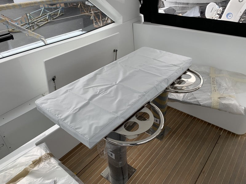 Bordsskydd i sittbrunnen på Beneteau Gran Turismo 45 (2021)