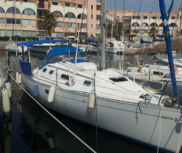 Beneteau Oceanis 300 Bimini