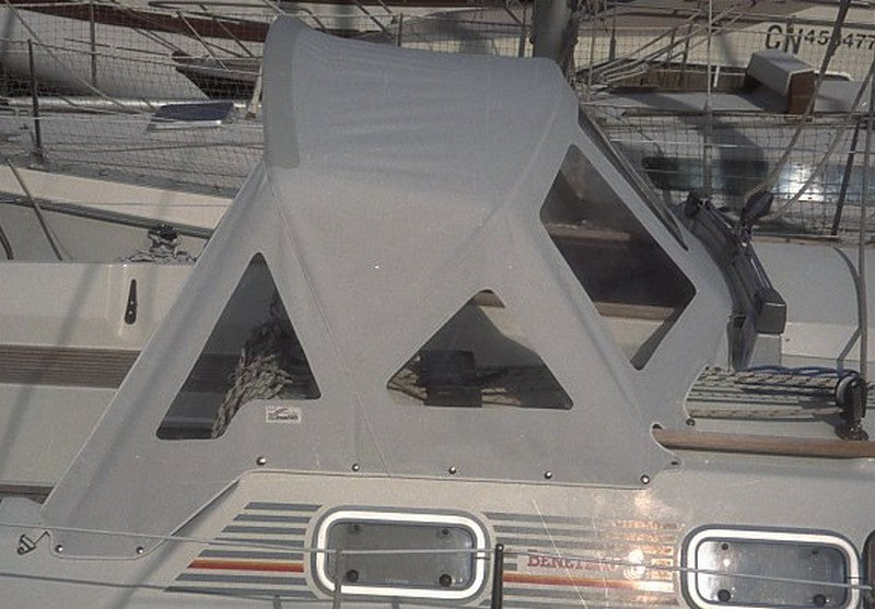 Beneteau Oceanis 320 Sprayhood