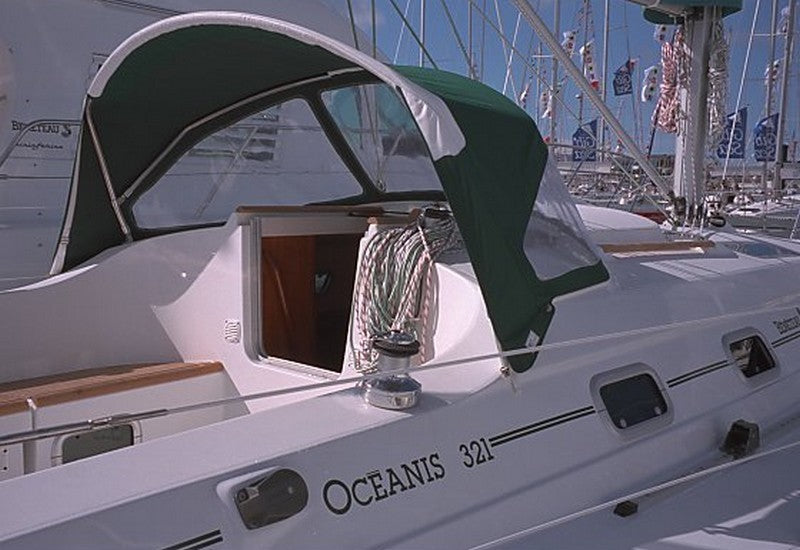 Beneteau Oceanis 321 Sprayhood