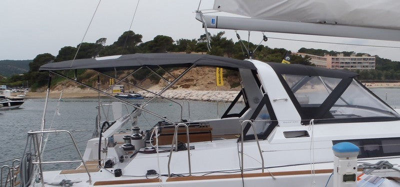 Beneteau Oceanis 55.1 Bimini