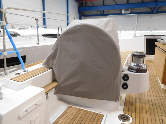 Beneteau Oceanis 55.1 Piedestalskydd babord