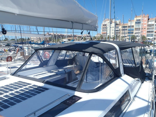 Beneteau Oceanis 55.1 Sprayhood