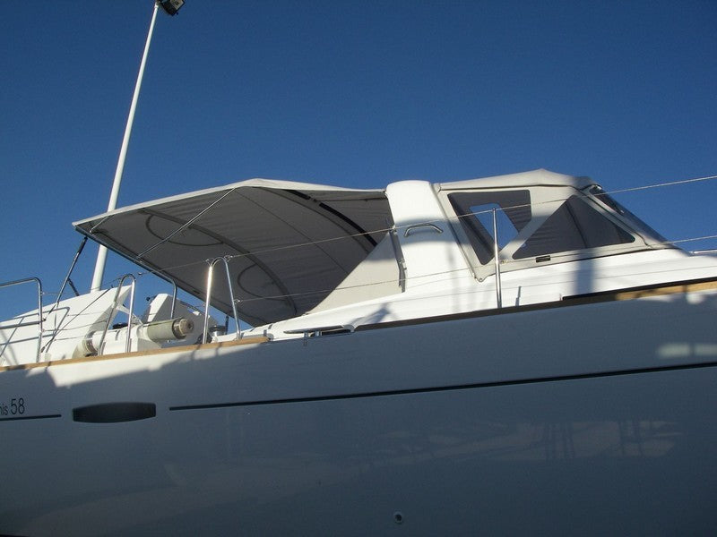 Beneteau Oceanis 58 Bimini