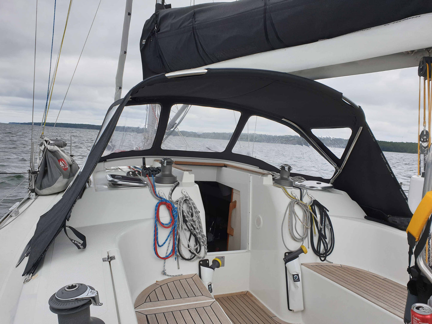 Hanse 325 Sprayhood