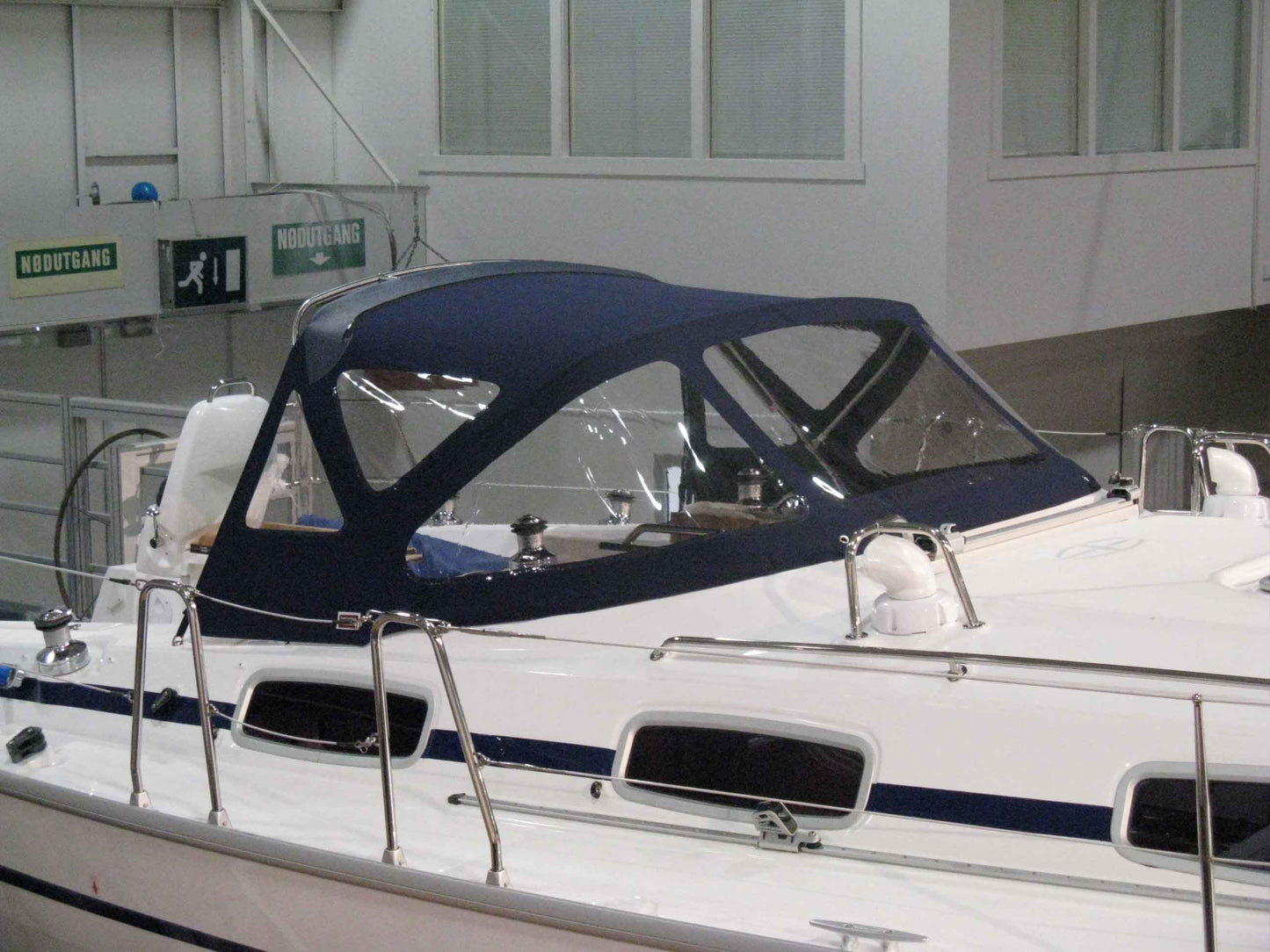 Bavaria 38 Sprayhood