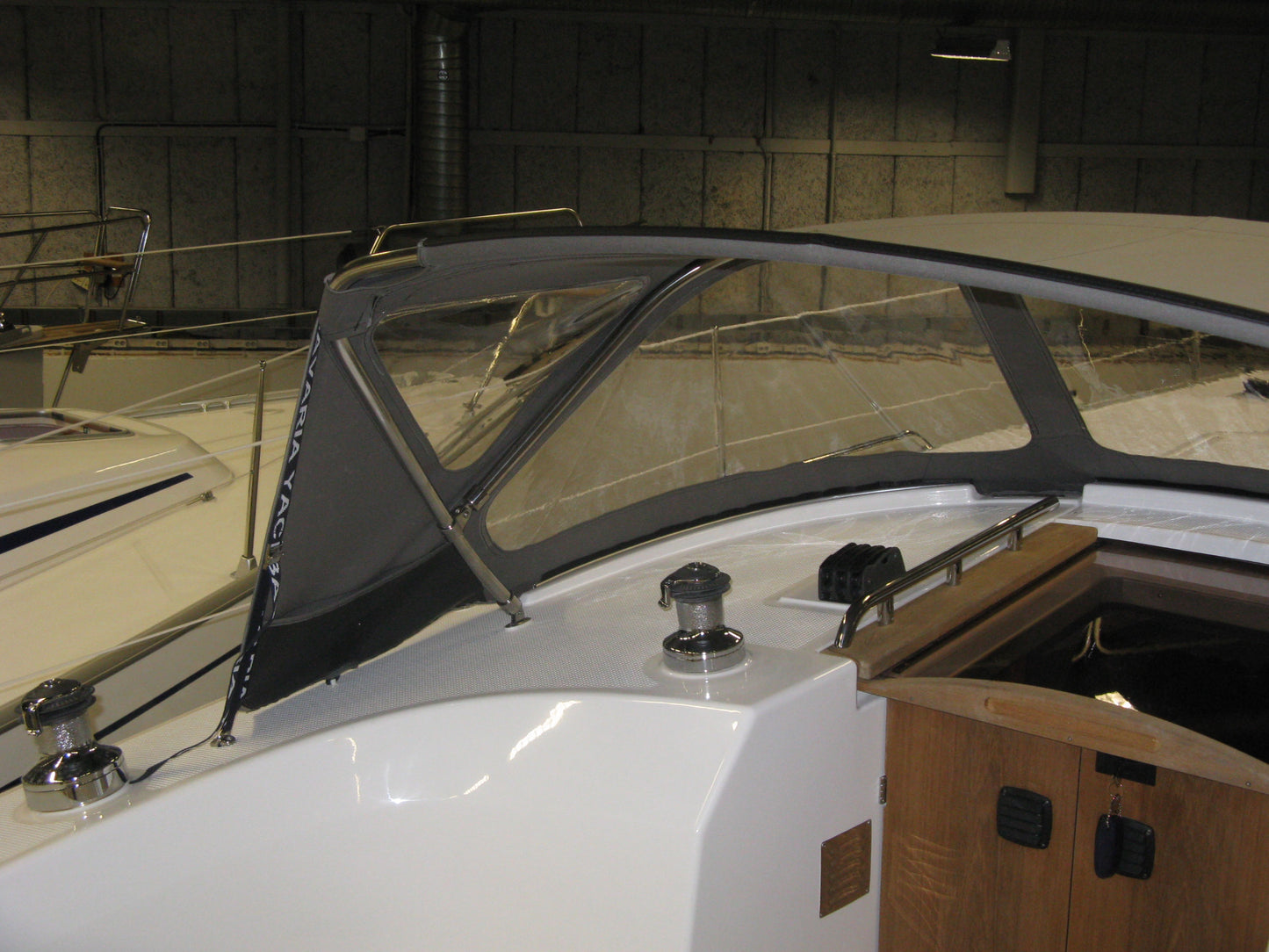 Bavaria 32 sprayhood model year 2009