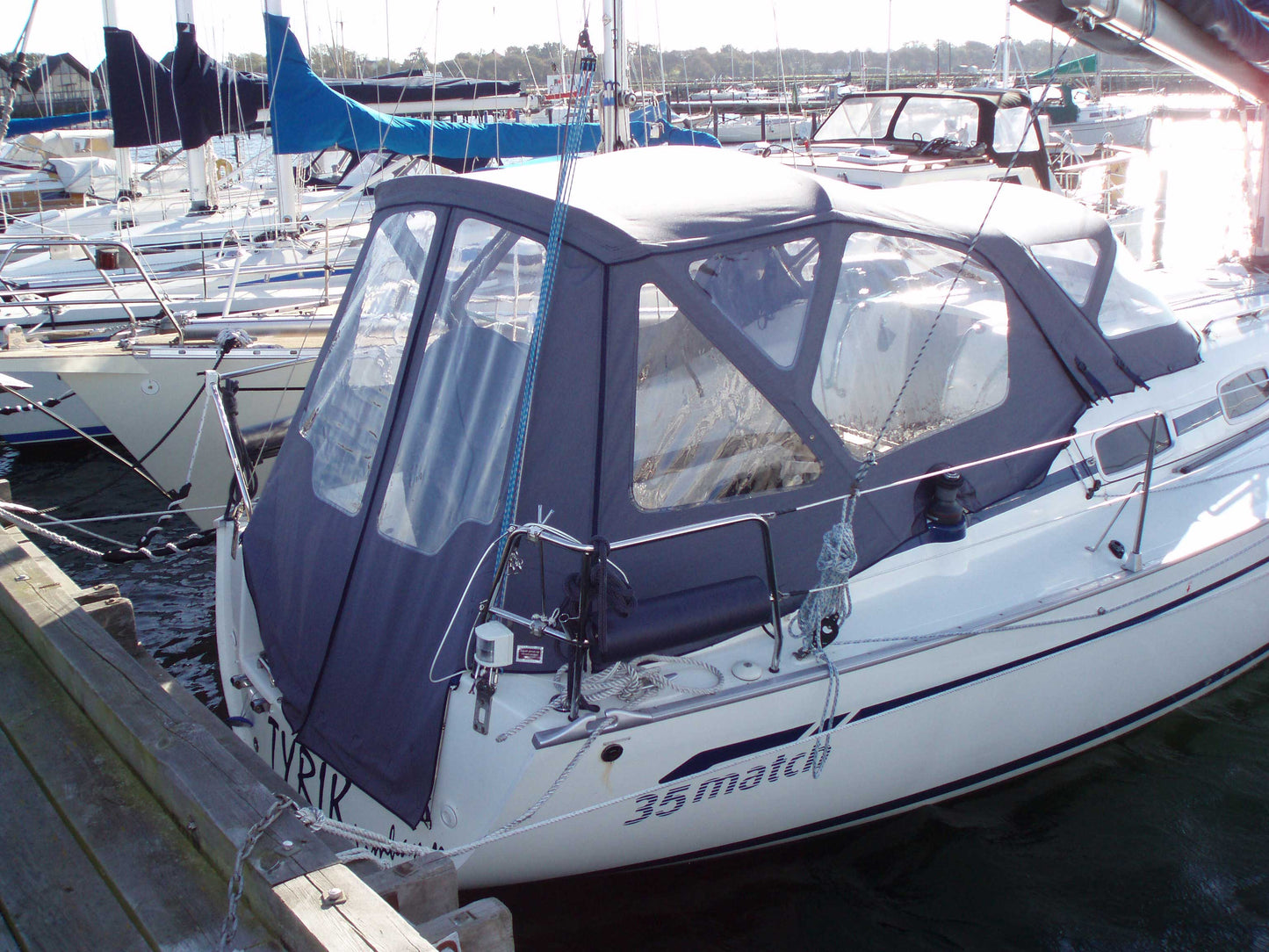 Bavaria 35 Match Cockpit-Kapelle Cockpit-Zelt