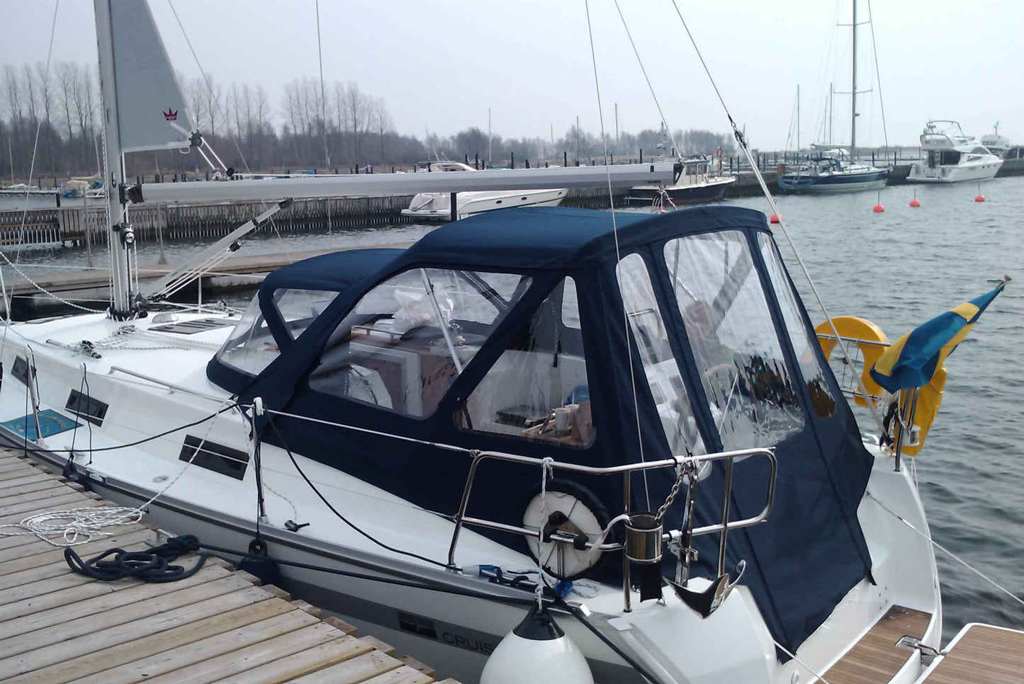 Bavaria 32 Cockpit Tent Model Year 2009