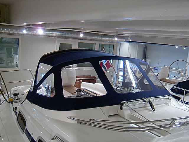 Bavaria 37 sprayhood