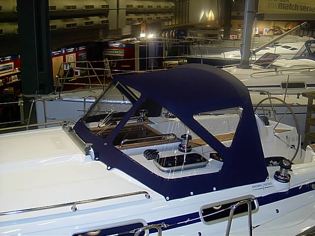 Bavaria 38 sprayhood