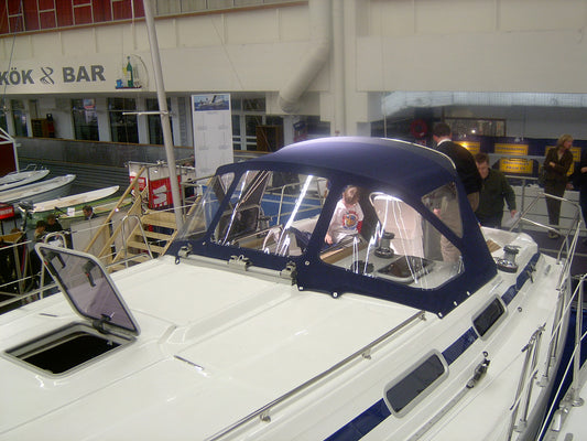 Bavaria 38 Sprayhood