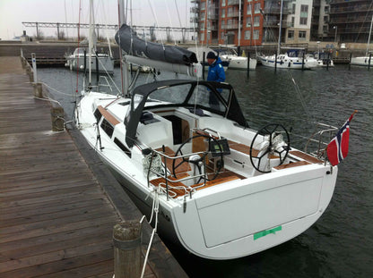 Hanse 348 Sprayhood