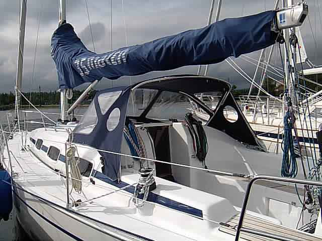 Bavaria 35 Match Sprayhood