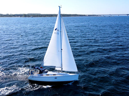 Bavaria 33 Reel of mainsail