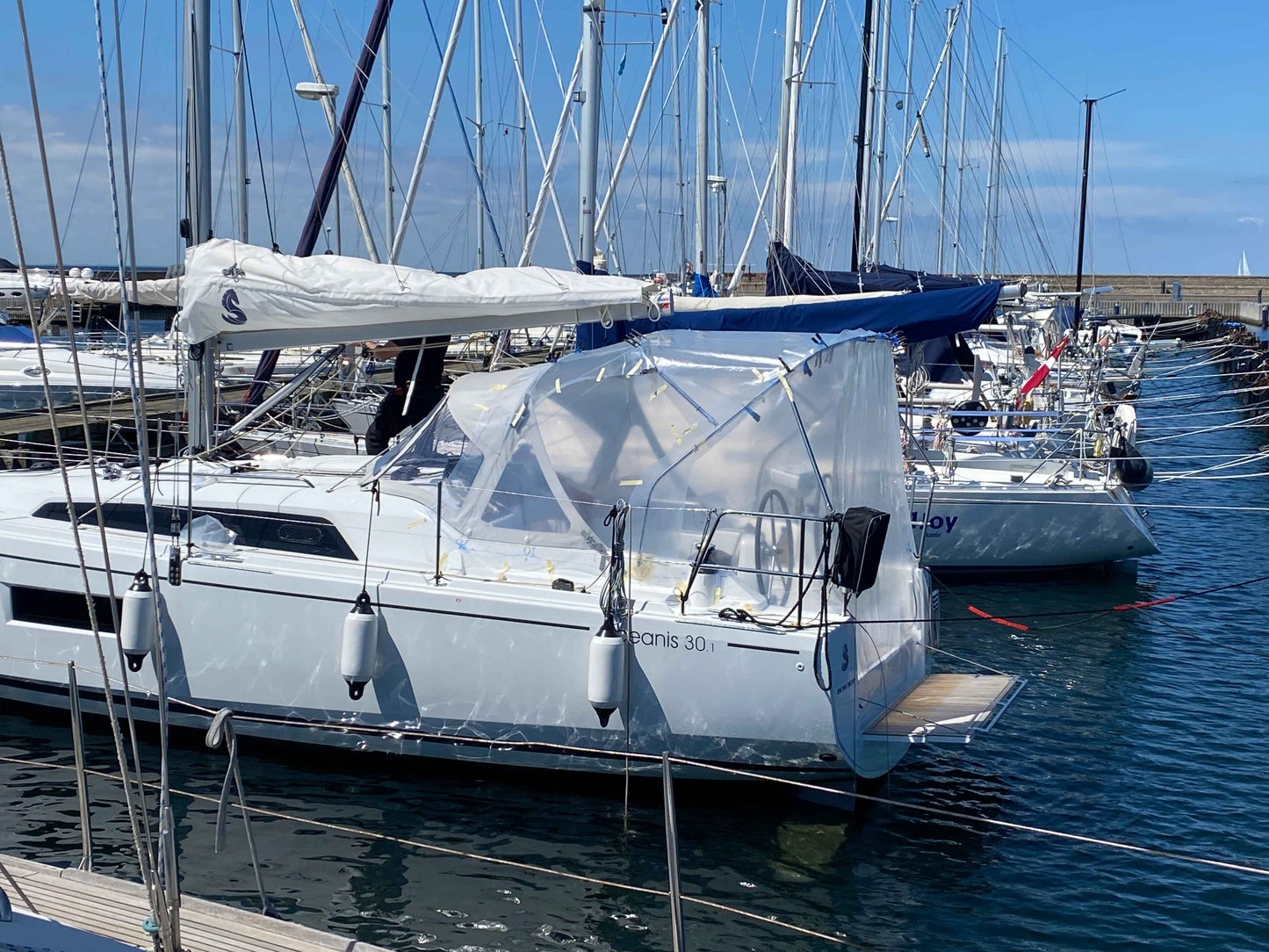 Beneteau Oceanis 30.1 sittbrunnskapell sittbrunnstält