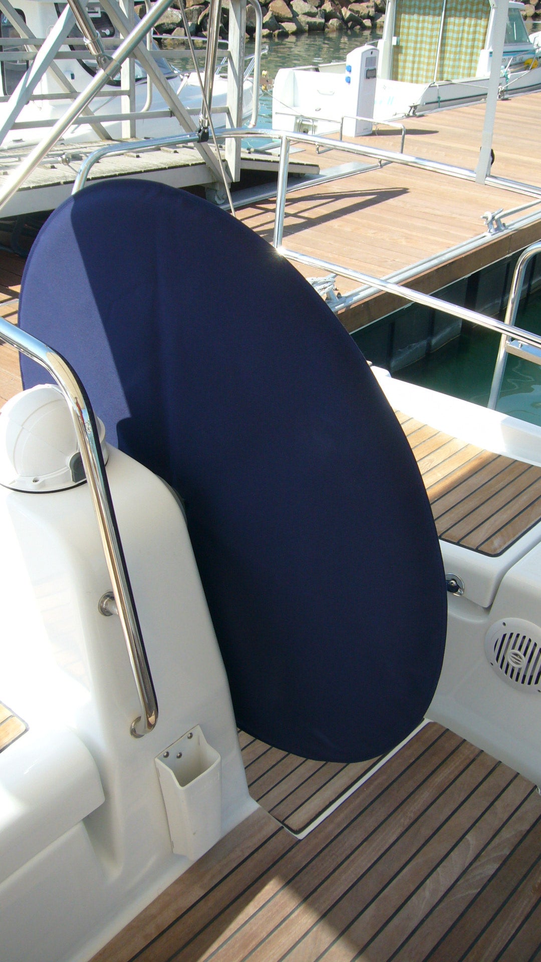 Steering wheel protection for sailboats T-top