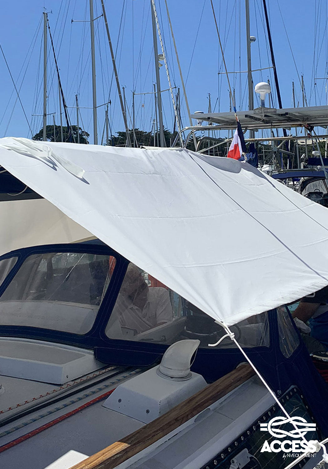Sun protection rain cover boom cockpit sailboat
